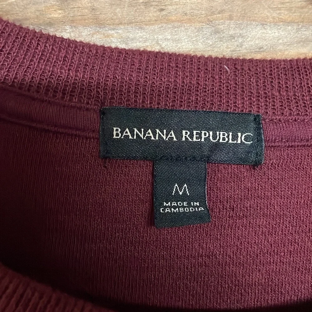 Banana Republic Size Medium Burgundy Long Sleeve Soft Wafer/Thermal Knit Shirt